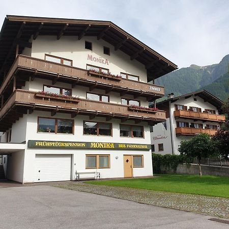 Haus Monika Und Haus Claudia Hotel Mayrhofen Exterior foto