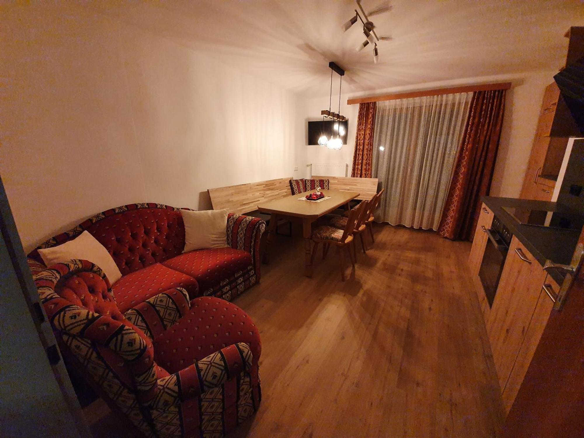 Haus Monika Und Haus Claudia Hotel Mayrhofen Exterior foto